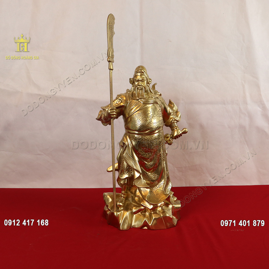 Tượng Quan C&ocirc;ng chống đao bằng đồng v&agrave;ng